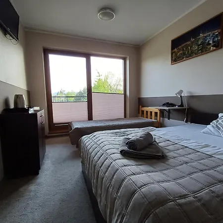 Hotel Nad Basenem 2*