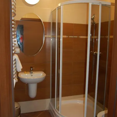 Hotel Nad Basenem 2*