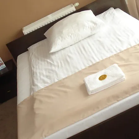 Hotel Nad Basenem 2*