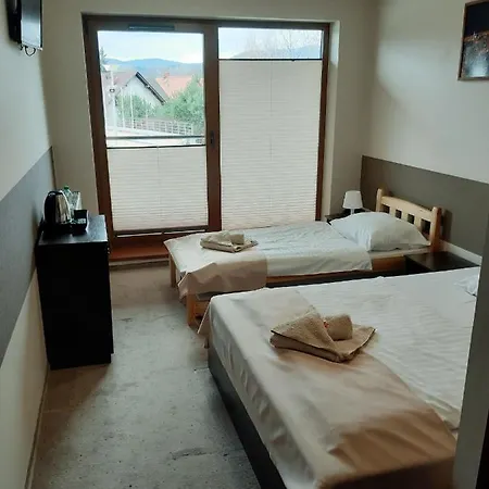 Nad Basenem Hotel 2*