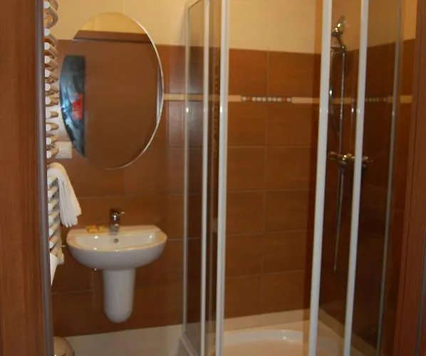 Hotel Nad Basenem 2*